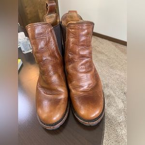 Size 8 frye sabrina chelsea boots EUC